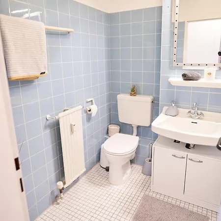 Gemuetliches Und Helles Mit Balkon, Badewanne, Wlan, Parkplatz *