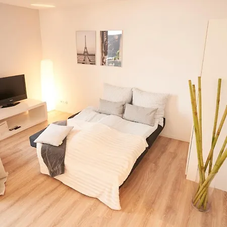 Apartament Gemuetliches Und Helles Mit Balkon, Badewanne, Wlan, Parkplatz *