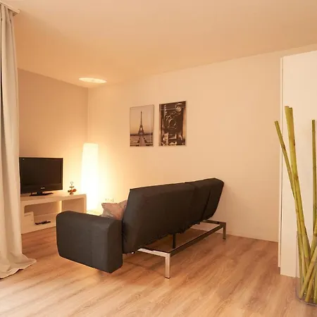 Gemuetliches Und Helles Mit Balkon, Badewanne, Wlan, Parkplatz * BRE