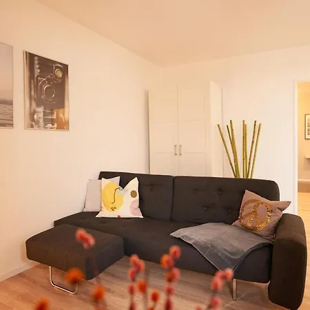 Apartment Gemuetliches Und Helles Mit Balkon, Badewanne, Wlan, Parkplatz BRE