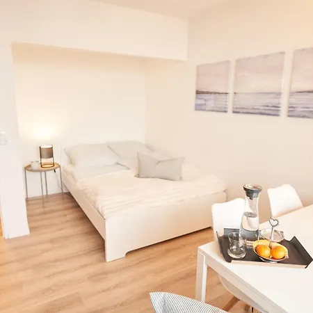 Lägenhet Gemuetliches Und Helles Mit Balkon, Badewanne, Wlan, Parkplatz