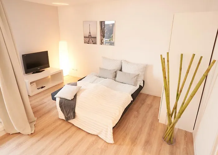 公寓 Gemuetliches Und Helles Mit Balkon, Badewanne, Wlan, Parkplatz *